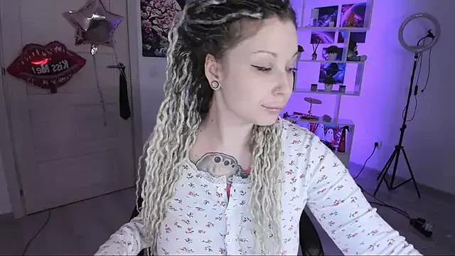 Mad beauty - checkout our excited streamers as they tease to their beloved melodies and slowly squirt for enjoyment to appease your wildest wishes.