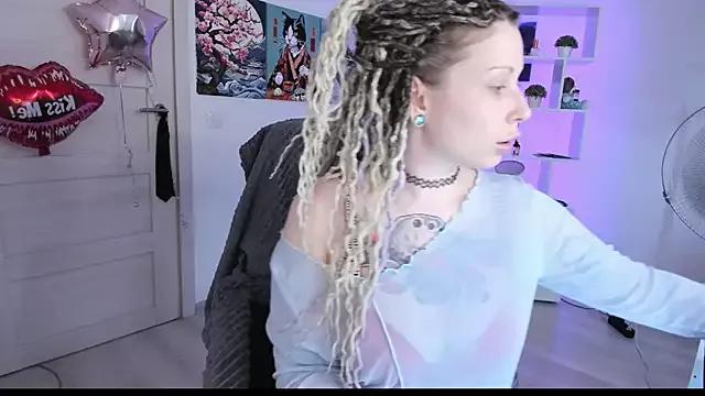 Mad beauty - checkout our excited streamers as they tease to their beloved melodies and slowly squirt for enjoyment to appease your wildest wishes.