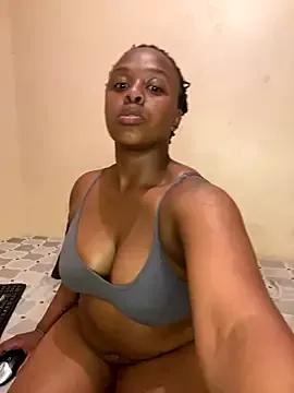 Horny-Xbee from StripChat is Freechat