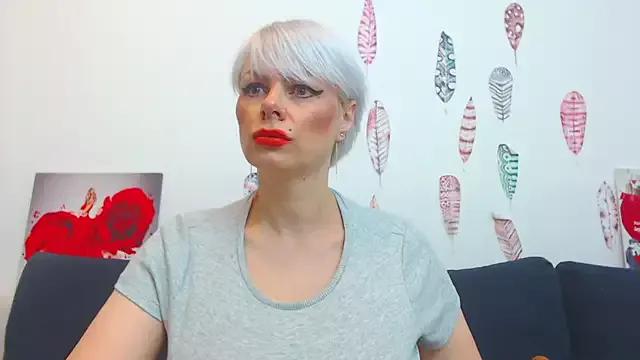 Horny_mommyyyy from StripChat is Freechat