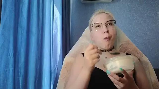 HotBrandyX from StripChat is Freechat