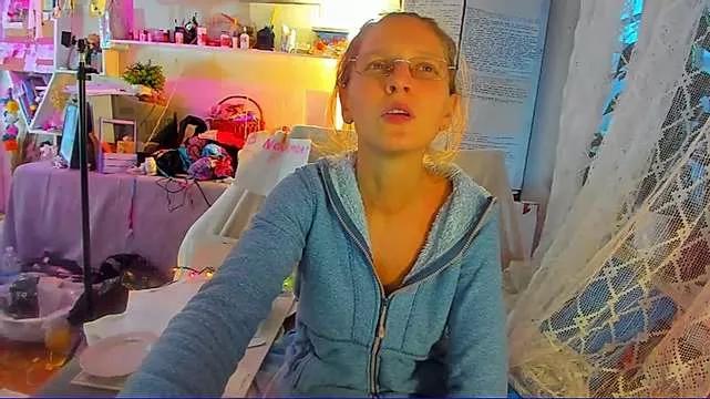 Mad beauty - checkout our excited streamers as they tease to their beloved melodies and slowly squirt for enjoyment to appease your wildest wishes.