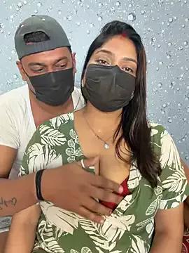 Indian_couple_35 from StripChat is Freechat