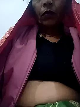Indiangueen from StripChat is Freechat
