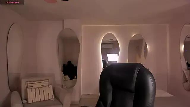 Mad beauty - checkout our excited streamers as they tease to their beloved melodies and slowly squirt for enjoyment to appease your wildest wishes.