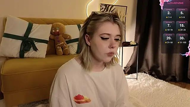 Iris_lolly from StripChat is Freechat