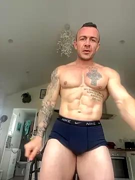 irishdaddyxxl from StripChat is Freechat