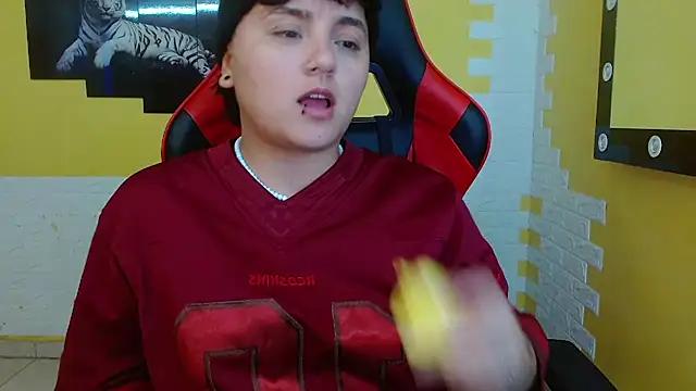 Mad beauty - checkout our excited streamers as they tease to their beloved melodies and slowly squirt for enjoyment to appease your wildest wishes.