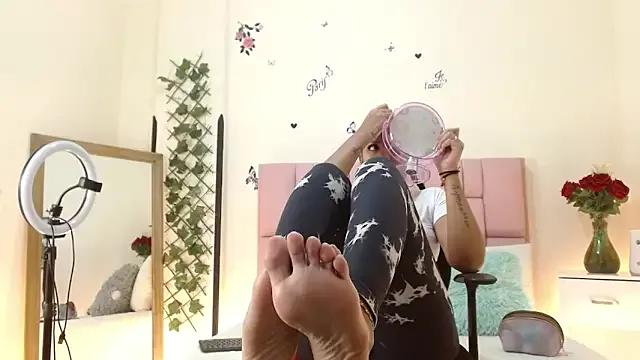 isabela_ferrer_ from StripChat is Freechat