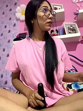 Isabella-2709 from StripChat is Freechat