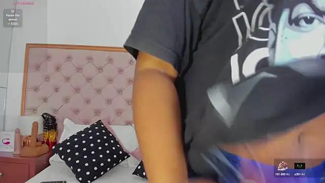 Isla_Scott from StripChat is Freechat