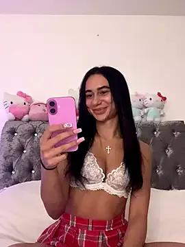 itsyourgirltee from StripChat is Freechat