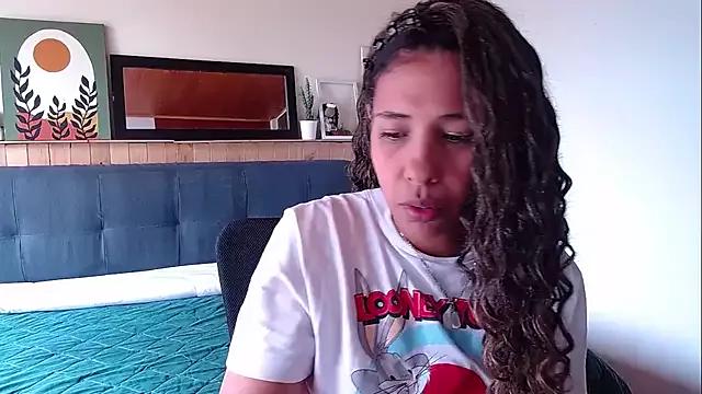 IVONNE_COLLINS33 from StripChat is Freechat