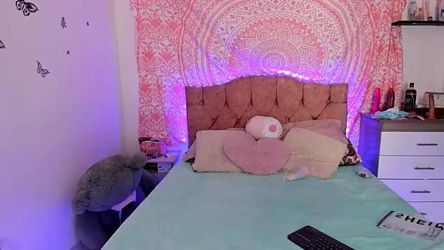 Mad beauty - checkout our excited streamers as they tease to their beloved melodies and slowly squirt for enjoyment to appease your wildest wishes.