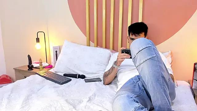 Jake_And_Nicolee from StripChat is Freechat