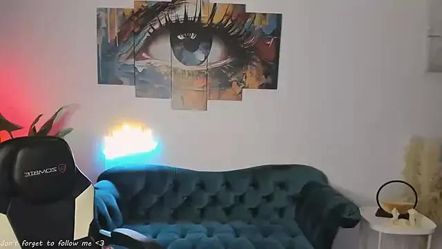 Mad beauty - checkout our excited streamers as they tease to their beloved melodies and slowly squirt for enjoyment to appease your wildest wishes.