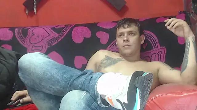 jenner_and_Lion from StripChat is Freechat