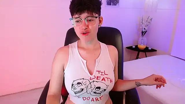 Mad beauty - checkout our excited streamers as they tease to their beloved melodies and slowly squirt for enjoyment to appease your wildest wishes.