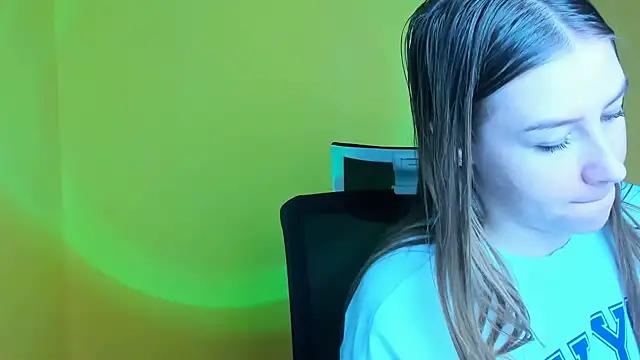Mad beauty - checkout our excited streamers as they tease to their beloved melodies and slowly squirt for enjoyment to appease your wildest wishes.