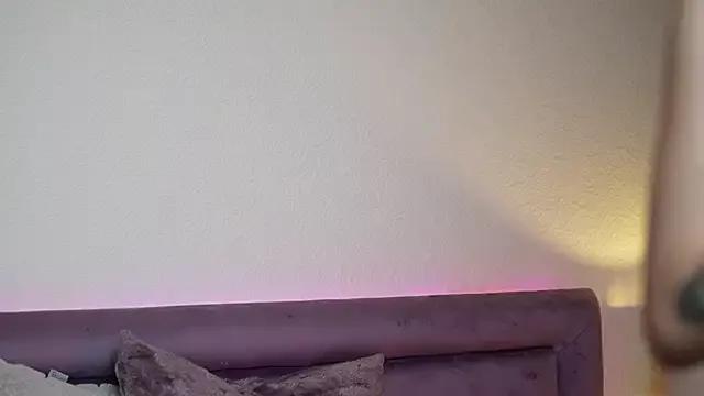 JoelleApril from StripChat is Freechat