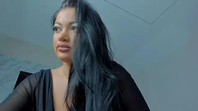 juicyjulie_ from StripChat is Freechat