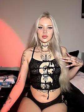 Julamayana from StripChat is Freechat