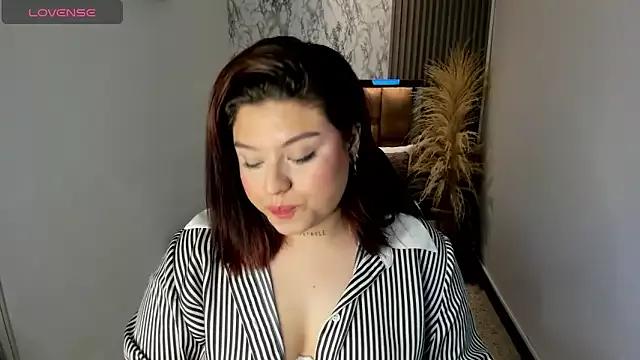 jules_suckubus from StripChat is Freechat