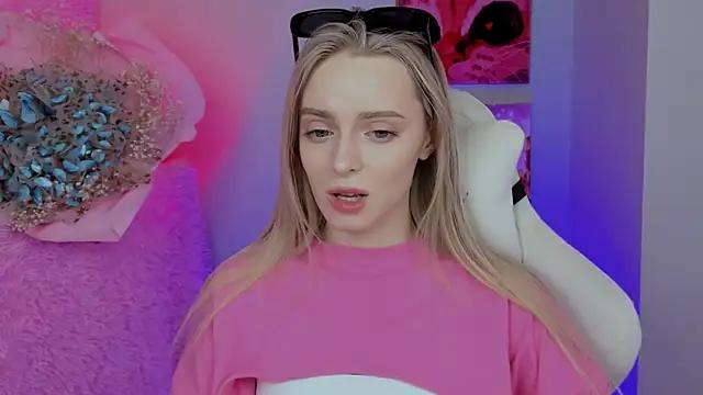 Mad beauty - checkout our excited streamers as they tease to their beloved melodies and slowly squirt for enjoyment to appease your wildest wishes.
