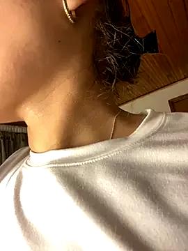 juliana-mancini from StripChat is Freechat