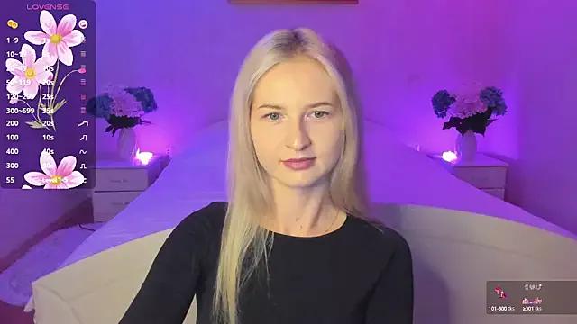 Julie_Blaze from StripChat is Freechat