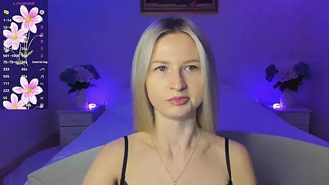 Julie_Blaze from StripChat is Freechat