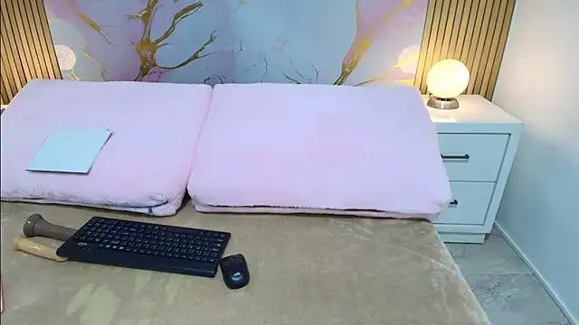 JulietaMills from StripChat is Freechat