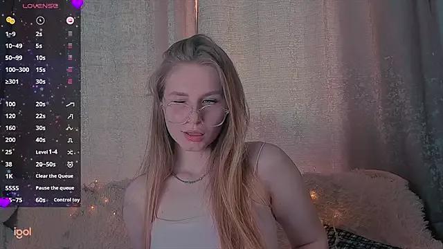 Juliette_Colson from StripChat is Freechat