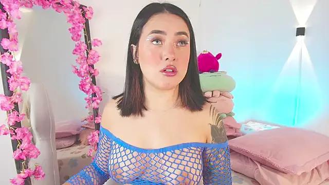 justonecute from StripChat is Freechat