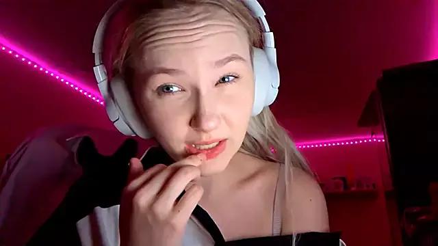 Mad beauty - checkout our excited streamers as they tease to their beloved melodies and slowly squirt for enjoyment to appease your wildest wishes.