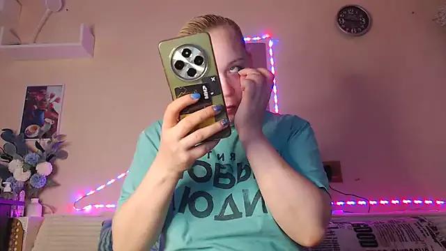Karolina_love_ from StripChat is Freechat