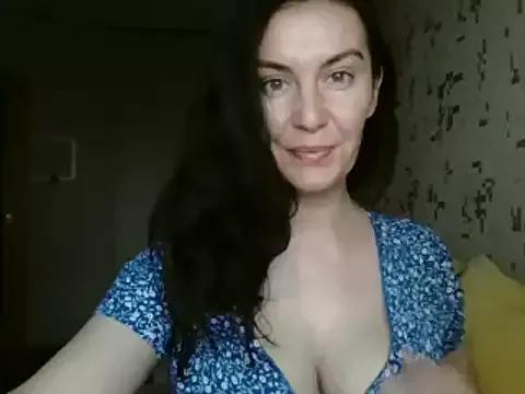 KatalinaQE from StripChat is Freechat