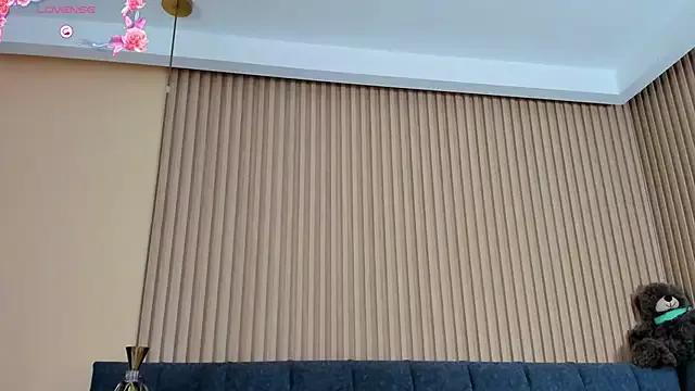 Mad beauty - checkout our excited streamers as they tease to their beloved melodies and slowly squirt for enjoyment to appease your wildest wishes.