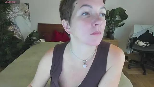 Katherine_Fox from StripChat is Freechat