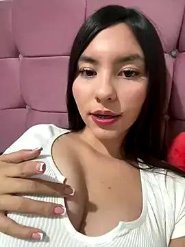 Katie_rawwww from StripChat is Freechat