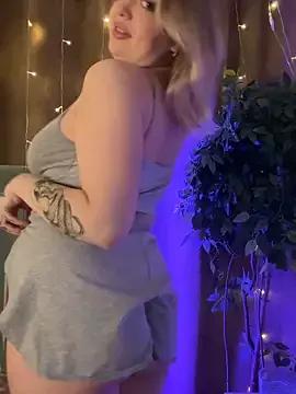 KellyMoors from StripChat is Freechat