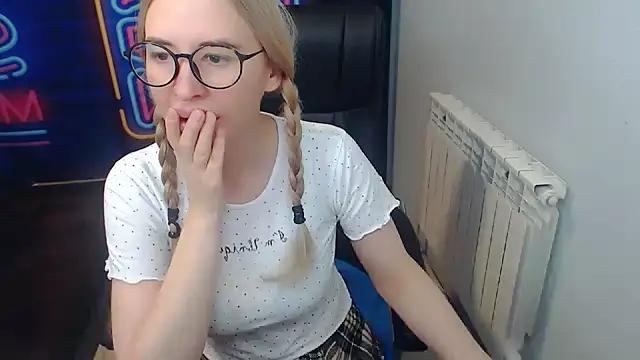 Mad beauty - checkout our excited streamers as they tease to their beloved melodies and slowly squirt for enjoyment to appease your wildest wishes.