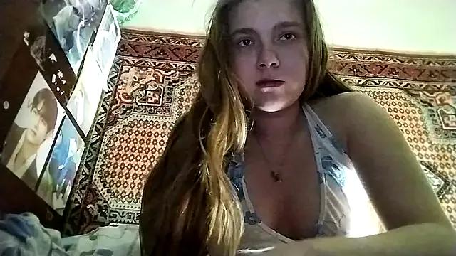 KikiBang from StripChat is Freechat