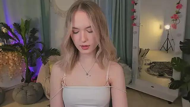 kikishyness from StripChat is Freechat