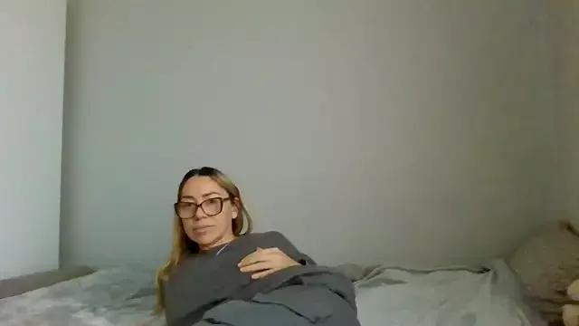 Kinky21 from StripChat is Freechat