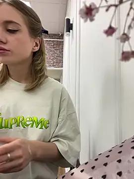 Mad beauty - checkout our excited streamers as they tease to their beloved melodies and slowly squirt for enjoyment to appease your wildest wishes.