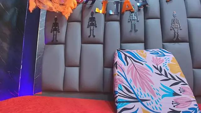 Mad beauty - checkout our excited streamers as they tease to their beloved melodies and slowly squirt for enjoyment to appease your wildest wishes.