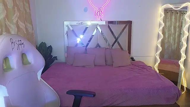 kissy_tay from StripChat is Freechat