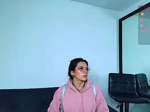 Kitty_ravee from StripChat is Freechat