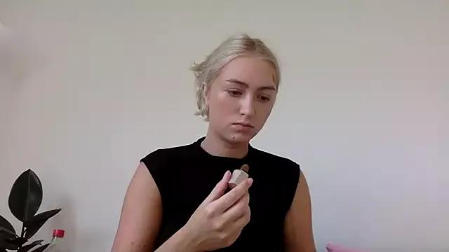 Kitty_Swetty from StripChat is Freechat